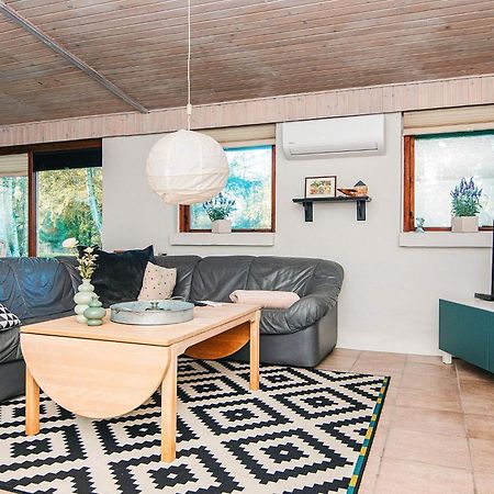2 Person Holiday Home In Tarm Fjerbæk エクステリア 写真