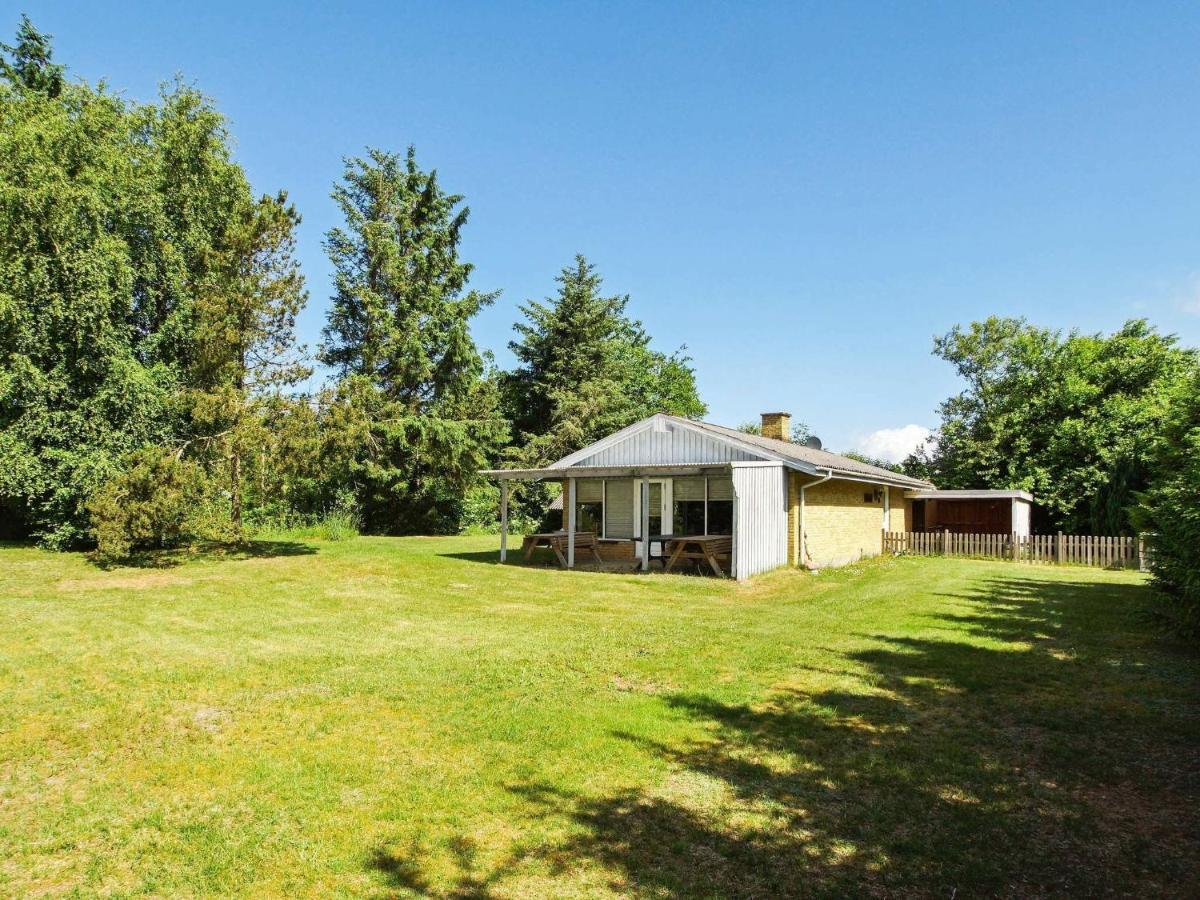 2 Person Holiday Home In Tarm Fjerbæk エクステリア 写真