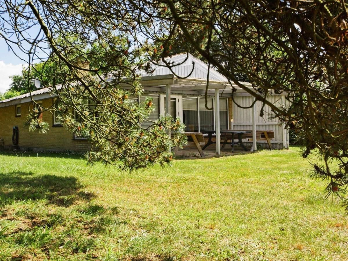 2 Person Holiday Home In Tarm Fjerbæk エクステリア 写真